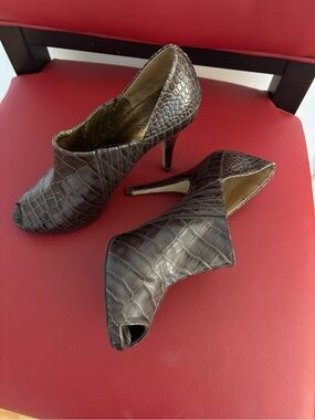 Guess Croc-Embossed Peep-Toe Heels in Dark Brown